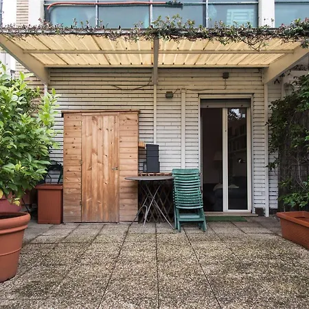 Daire Terrace Garden View Near Metro Stop