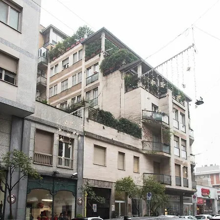 Terrace Garden View Near Metro Stop Milan